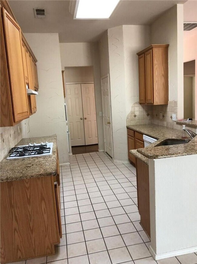 Building Photo - Beautiful 4 Bedroom, 2 Bath Home for Lease in Plano!