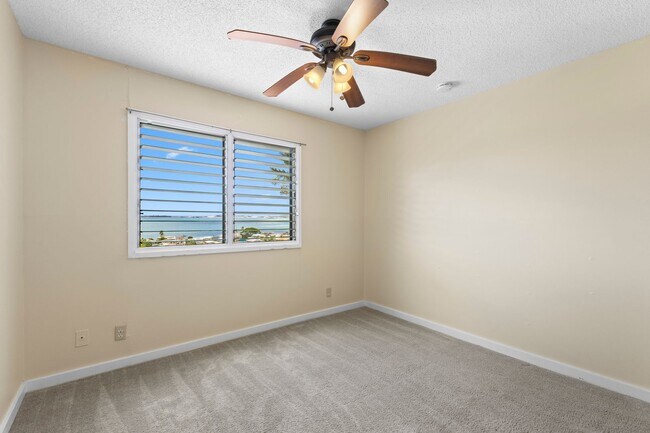Building Photo - Pet Friendly Kaneohe House with Breathtaki...