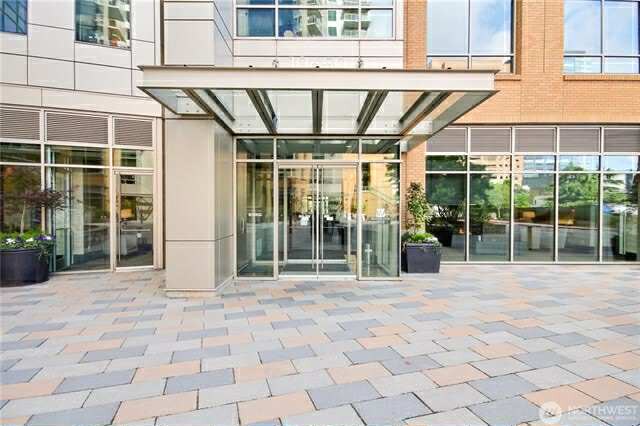 Building Photo - 10650 NE 9th Pl