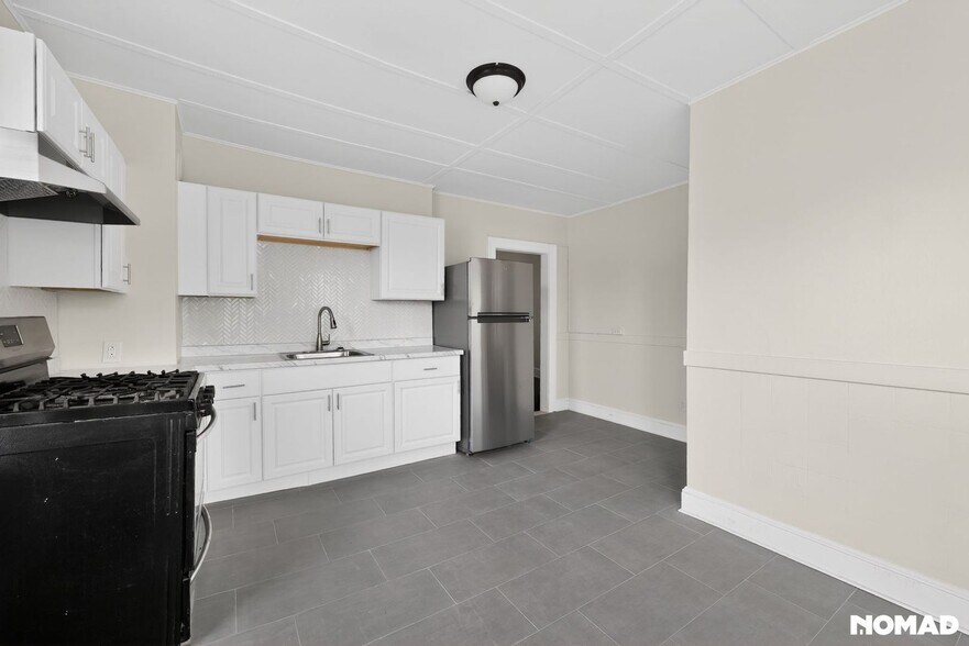 Building Photo - 1482 Corbin Ave