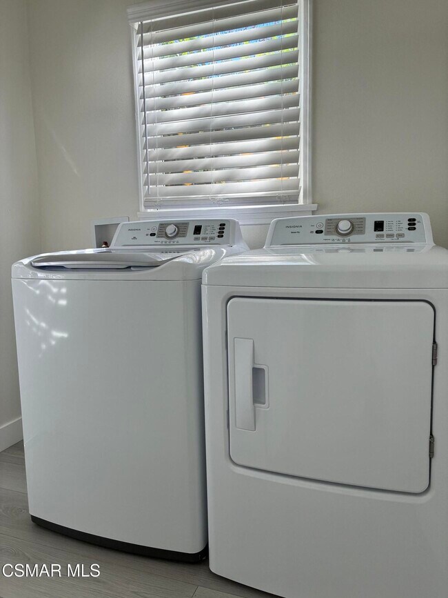 Building Photo - 4900 Stern Ave