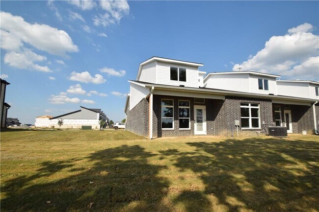 Building Photo - 1841 Lapis Ave
