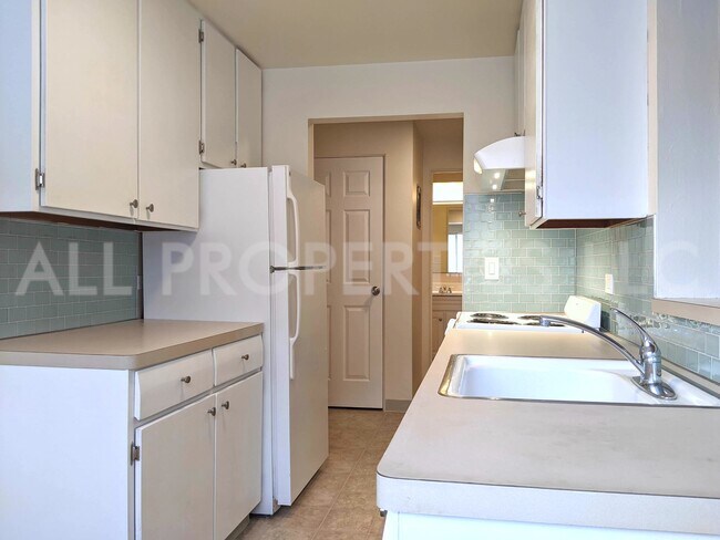 Building Photo - 1200 Emerson St