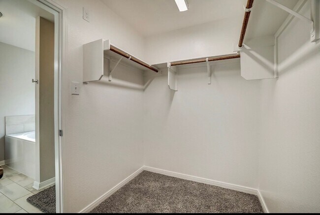 Building Photo - 3031 Dade Loop