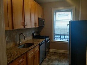 Building Photo - 118 Corbin Ave