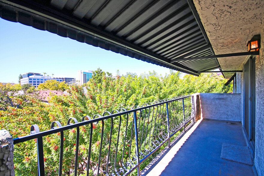 Building Photo - 266 S Madison Ave