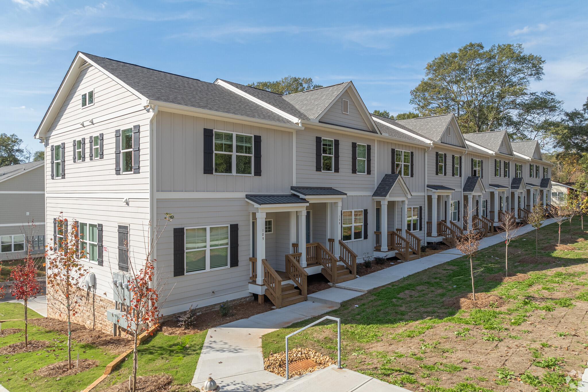 BUILDING EXTERIOR - Arch Street Condominiums