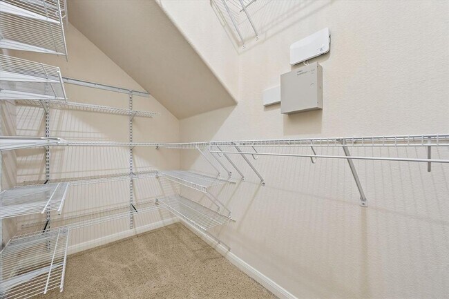 Building Photo - 206 Saddle Ridge Dr