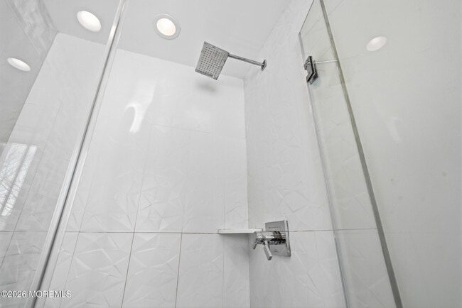 Building Photo - 107 Grant Ave