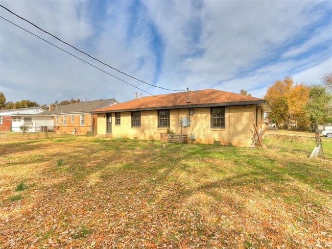 Building Photo - 512 SW 49th St
