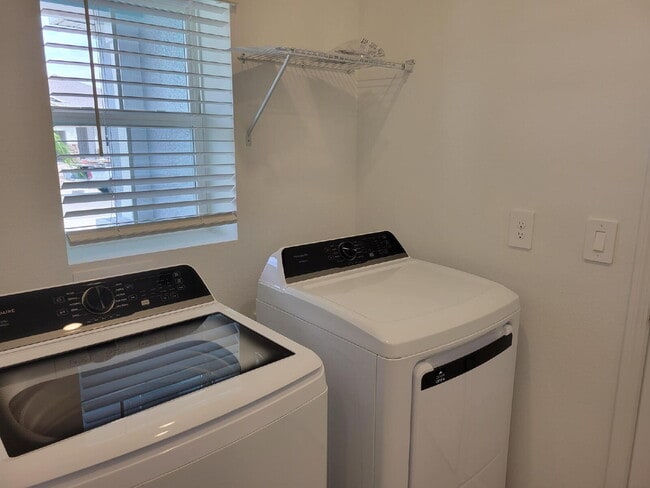 Building Photo - Brand New Home in Clermont, Close to Olympus!