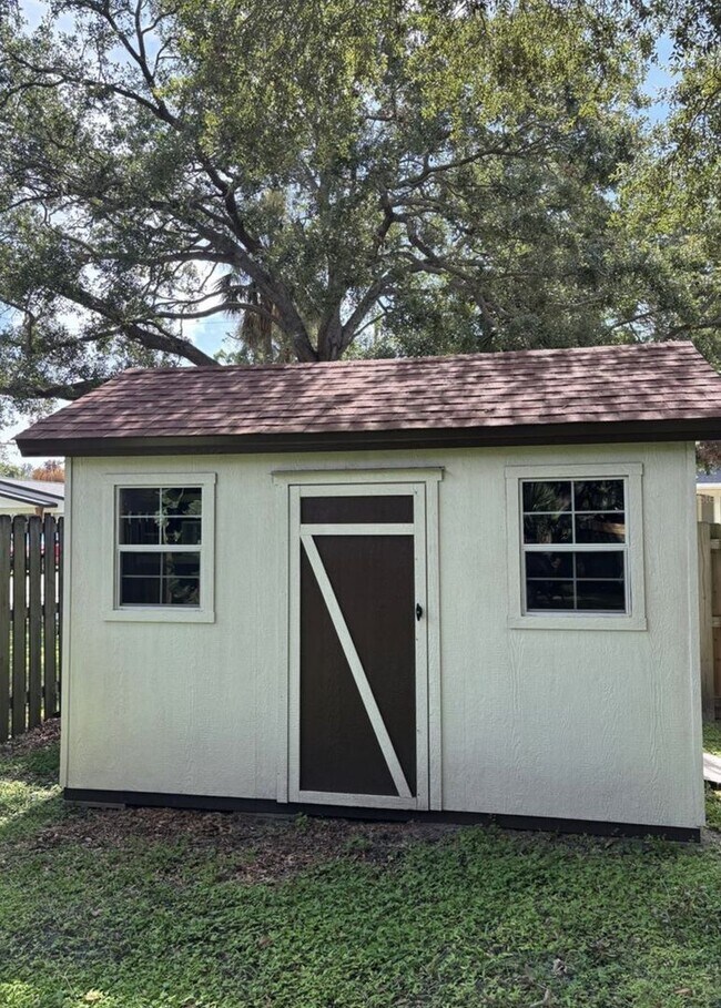 Building Photo - South Tampa RV + Boater’s dream!