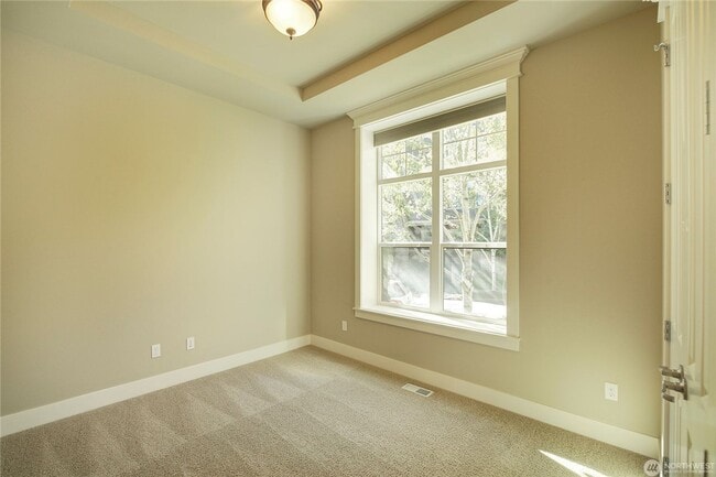 Building Photo - 3Bd/2.75Ba Issaquah Home
