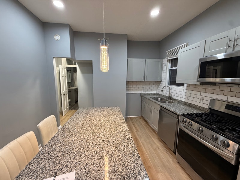 Building Photo - 249-251 Orms St