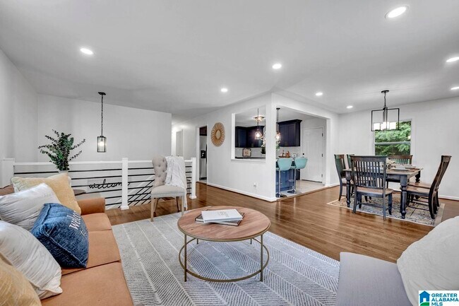 Building Photo - 917 S Forrest Dr