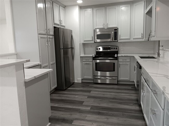 Building Photo - 4864 Lake Charles Dr N