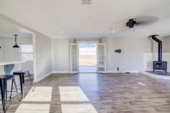 Building Photo - Status: Accepting Applications
