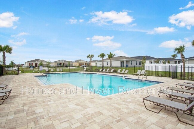 Building Photo - 1315 Normandy Dr