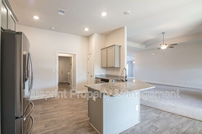 Building Photo - 281 Union Dr