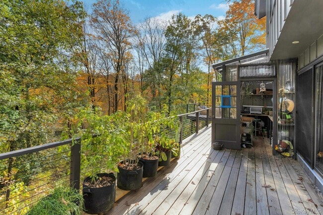 Building Photo - 16 Old Wagon Rd