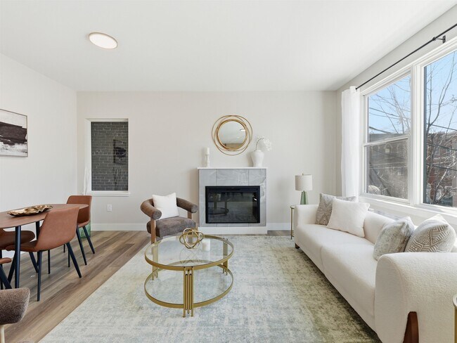 Building Photo - 304 61st St