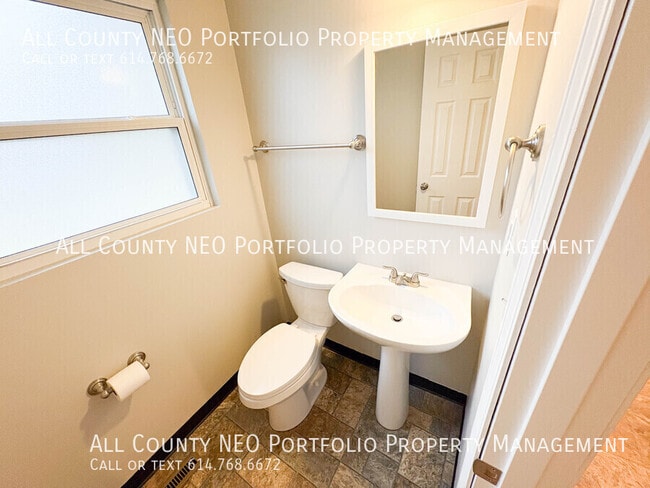 Building Photo - 4601 Paxton Dr S