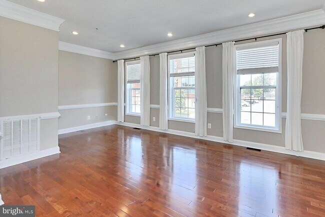 Building Photo - 2022 N Culpeper St