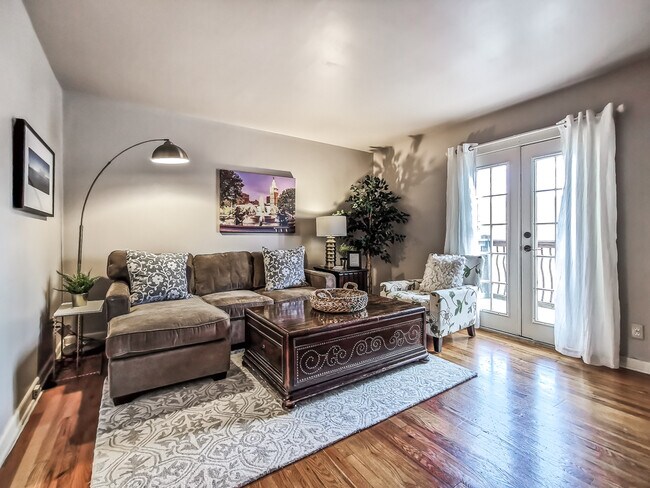 Building Photo - 1207 W 45th St