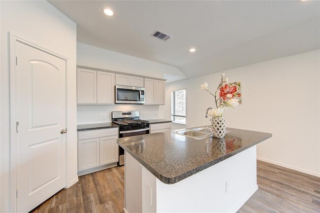 Building Photo - 24434 Elmwood Falls Dr