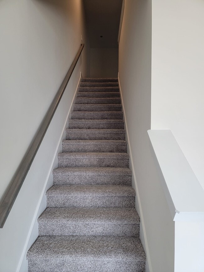 Building Photo - 123 Ted Dr