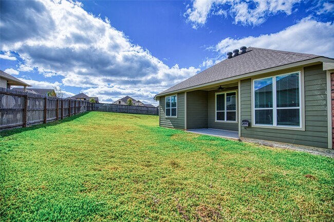 Building Photo - 912 Farm Path