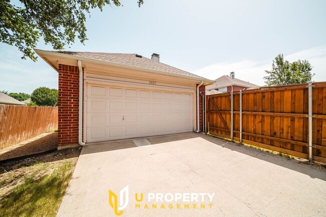 Building Photo - Coming Soon! Charming Single 1 Story Abode...