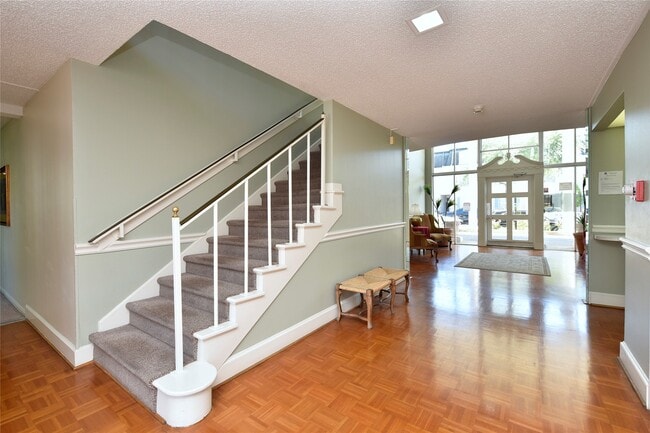 Building Photo - 2600 Bellefontaine St