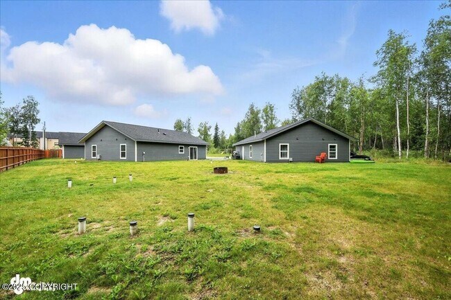 Primary Photo - 1115 Spring Dr