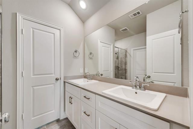 Building Photo - 1080 Norias Dr