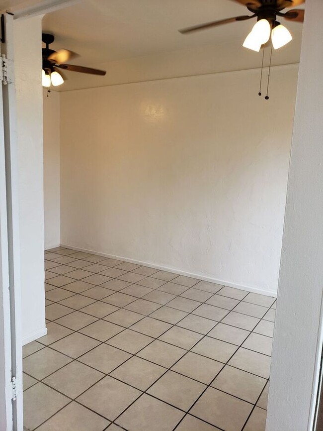 Building Photo - $500 REBATE Charming North Park 1bdrm! (43...