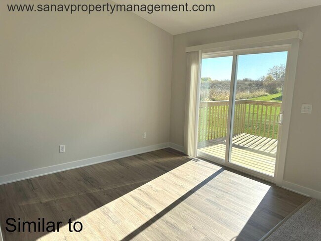 Building Photo - 3055 Fairfield Dr