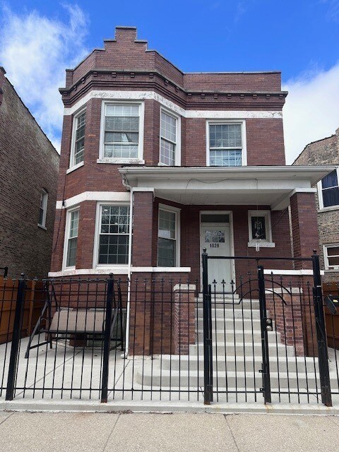 Building Photo - 1028 N Central Park Ave