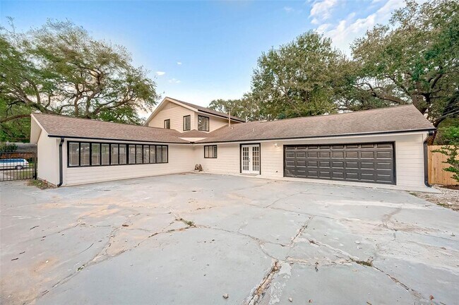 Building Photo - 2509 Maroneal St