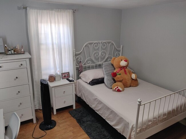 Building Photo - 4-Bedroom Home for Rent in the Heart of Sixteen Acres