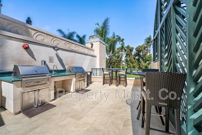 Building Photo - 2500 Sixth Ave