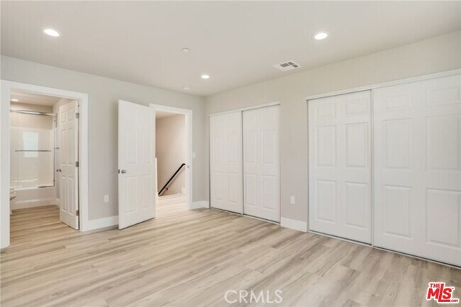 Building Photo - 1821 S New England St