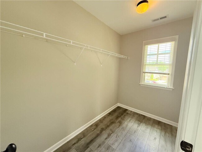 Building Photo - 8615 Village School Dr