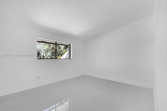 Building Photo - 3843 Alcantara Ave