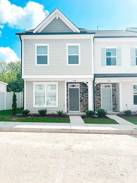 Primary Photo - Room in Townhome on Old Grove Ln