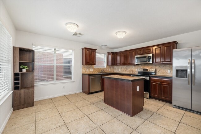 Building Photo - 2042 Mickle Creek Dr