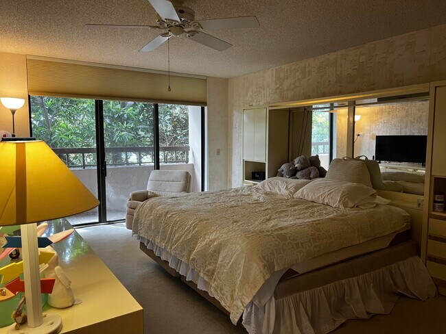 Building Photo - 4702 Fountains Dr