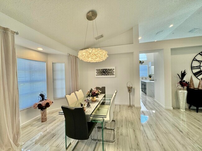Building Photo - 8561 Lawson Cir