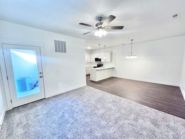 Building Photo - 4655 Alder Dr