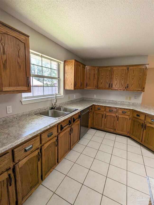 Building Photo - 3337 Indian Hills Dr